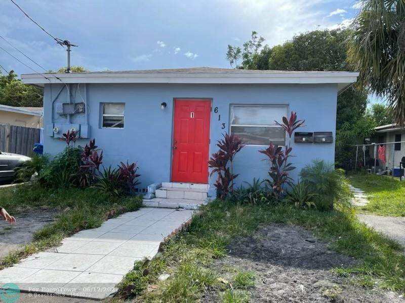 613 15th Ave - Photo 1