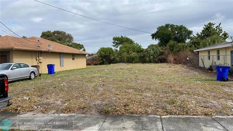 175 2nd St - Photo 1