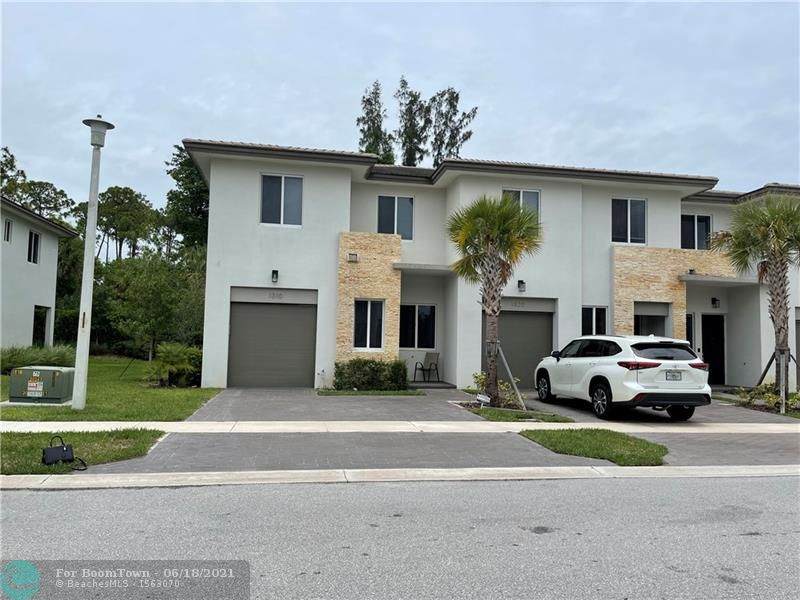 1310 Pioneer Way - Photo 1