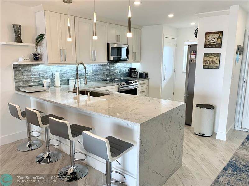 1523 Hillsboro Blvd - Photo 1