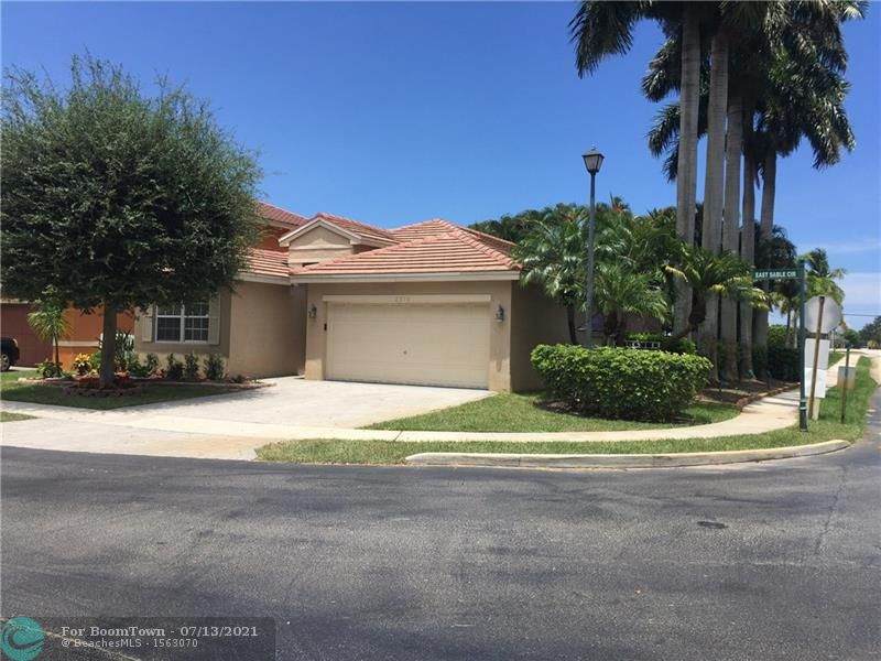 2910 Sable Cir - Photo 1