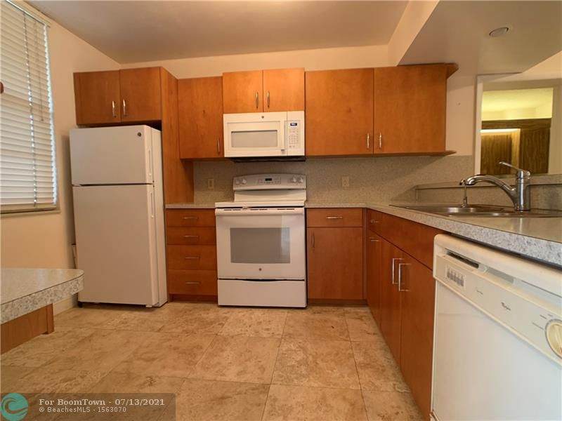 1721 Whitehall Dr - Photo 1