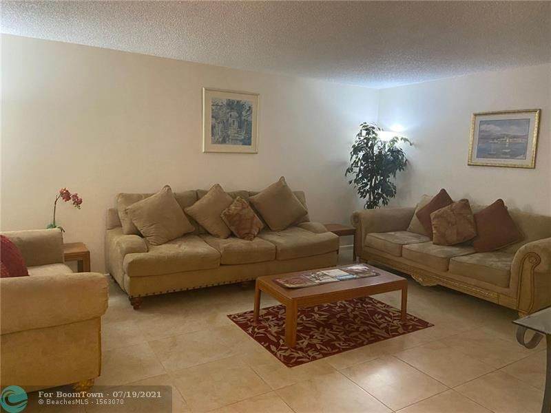 1902 Bermuda Cir - Photo 1