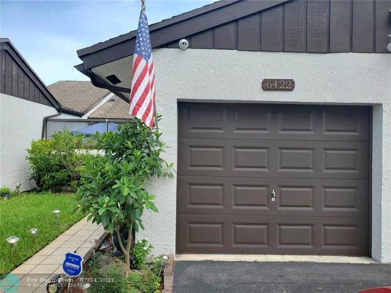 6422 Pinehurst Cir - Photo 1