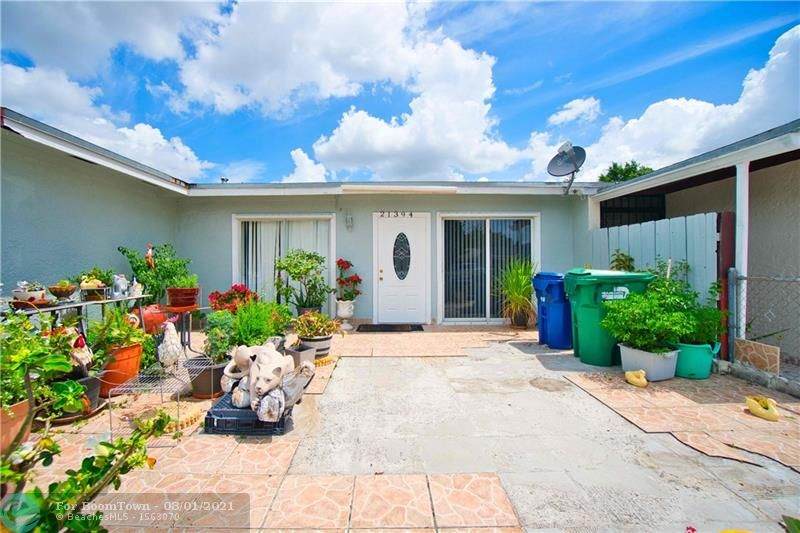 21394 40th Circle Ct - Photo 1