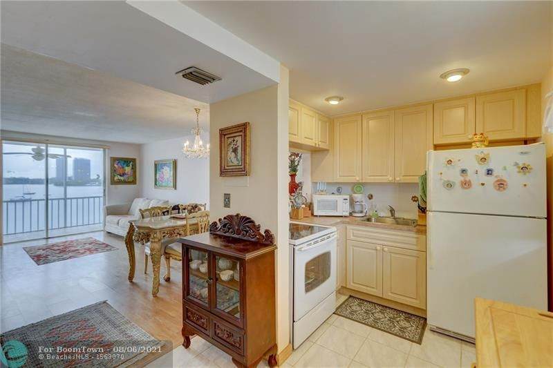 2920 Point East Dr - Photo 1