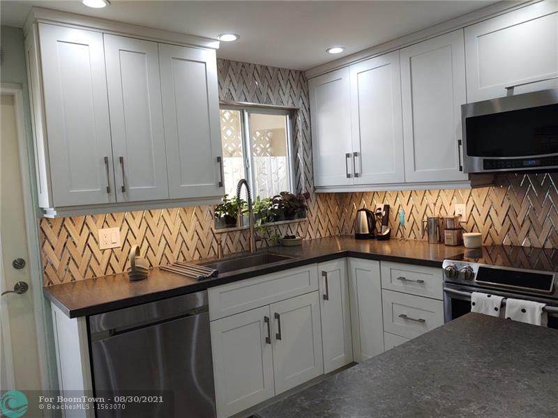 3216 12th St - Photo 1