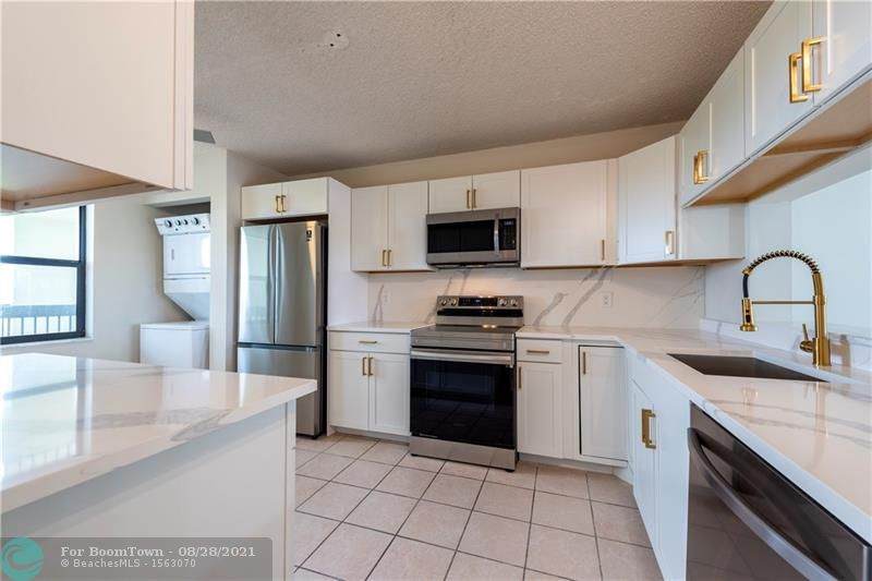7050 44th St - Photo 1