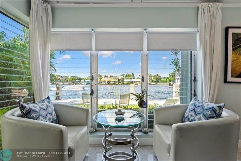 561 Bayshore Dr - Photo 1