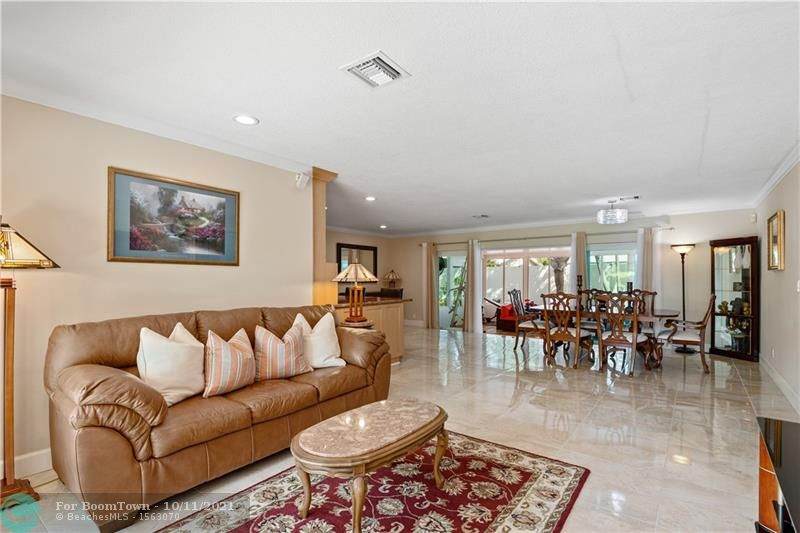 2115 54th Ct - Photo 1
