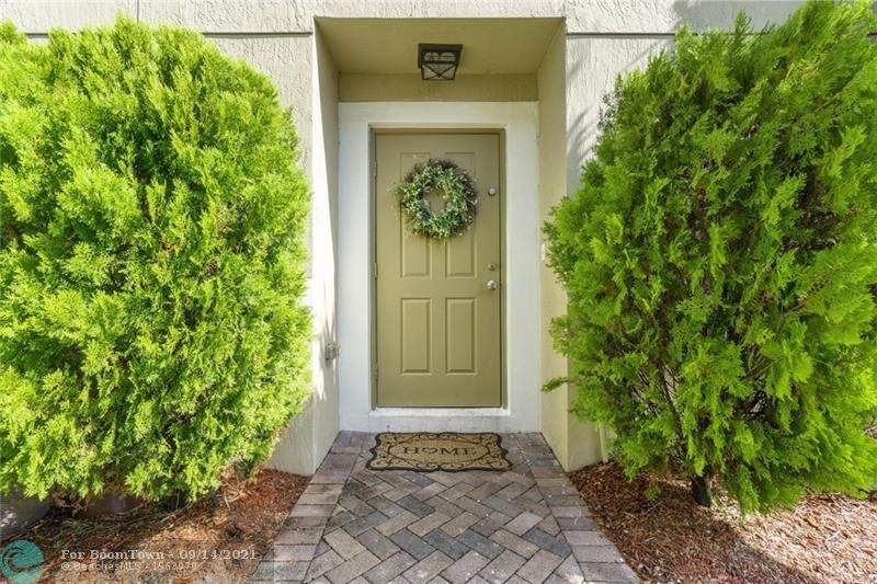 5921 Glasgow Way - Photo 1