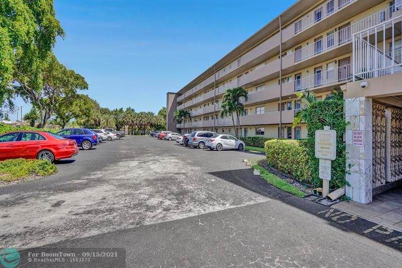 5100 Washington St - Photo 1