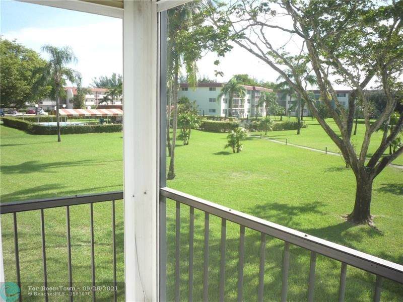 9720 Hollybrook Lake Dr - Photo 1