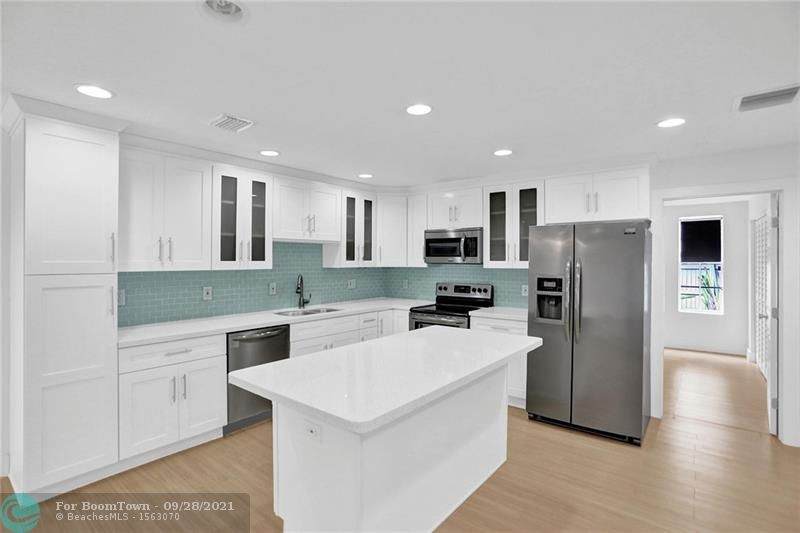 5211 76th Pl - Photo 1