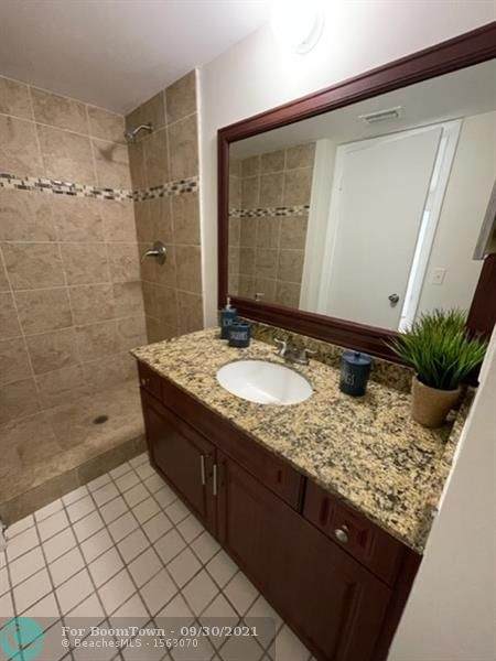 6844 Palmetto Cir - Photo 1