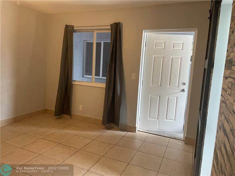 100 30th Ave - Photo 1