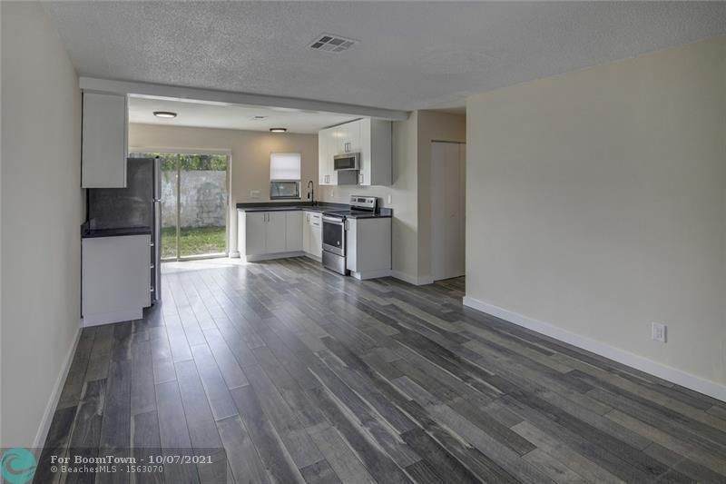 780 46th Ct - Photo 1