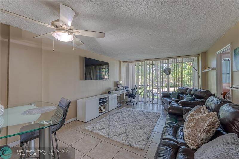 121 Royal Park Dr - Photo 1