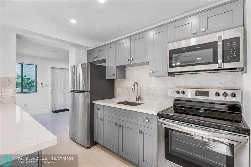 1648 7th St - Photo 1