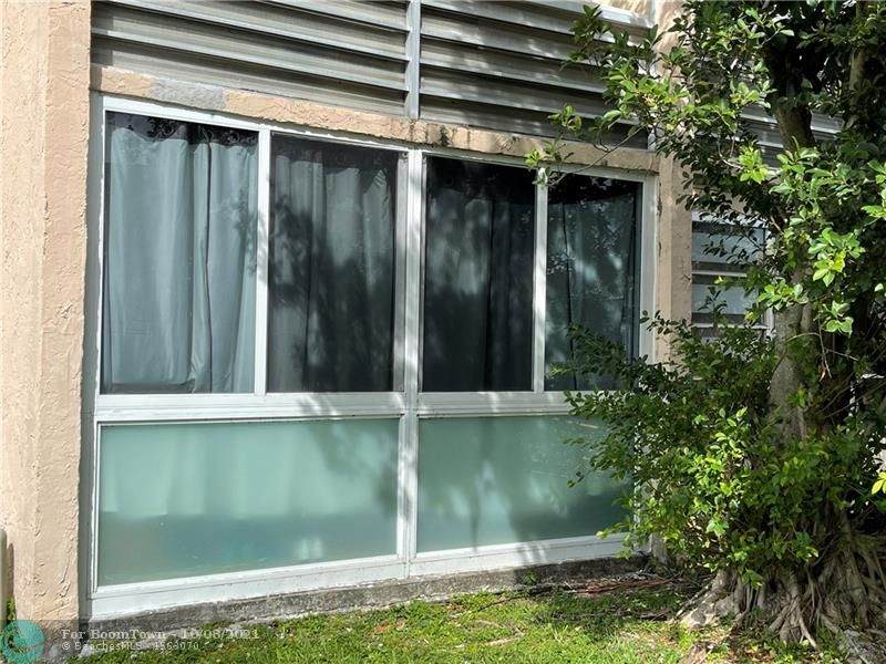 2800 Somerset Dr - Photo 1
