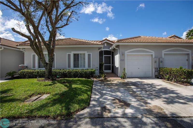 1237 48th Ter - Photo 1