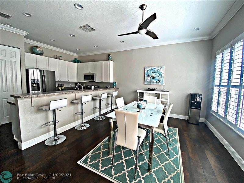 2417 7th St - Photo 1