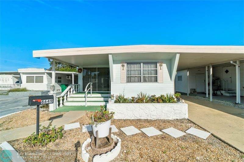 8649 15th Ct - Photo 1