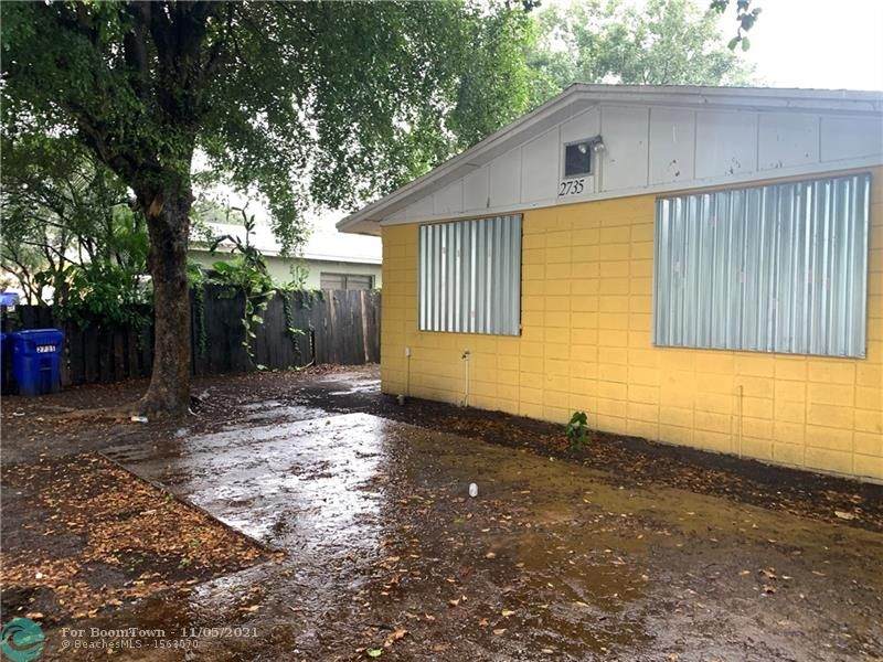2735 6TH CT - Photo 1
