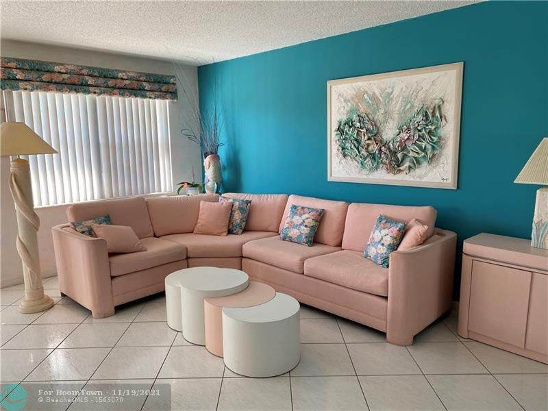 305 Richmond A - Photo 1