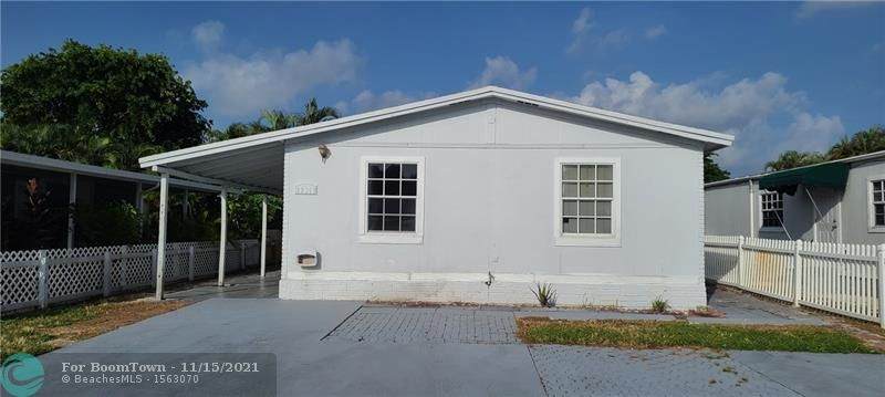 20308 52 Court - Photo 1