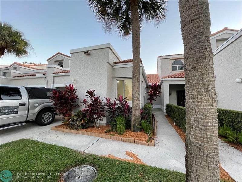 10516 Lake Vista Cir - Photo 1