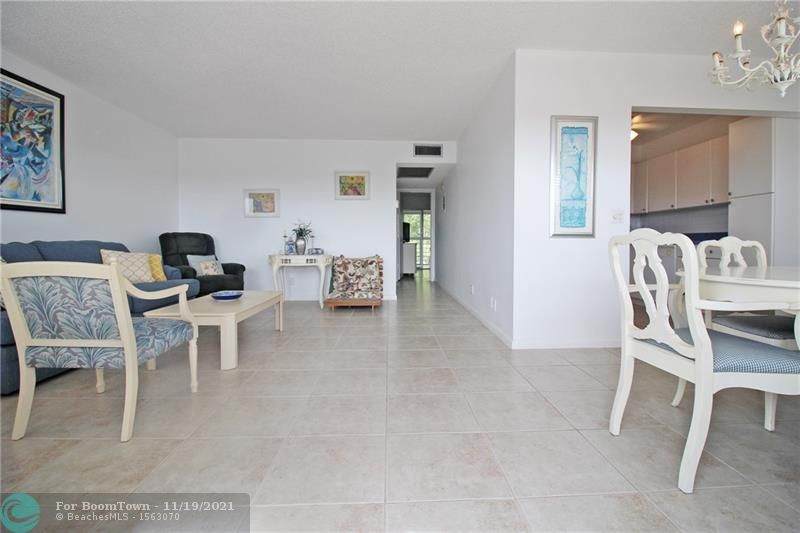 4040 Lyndhurst J - Photo 1