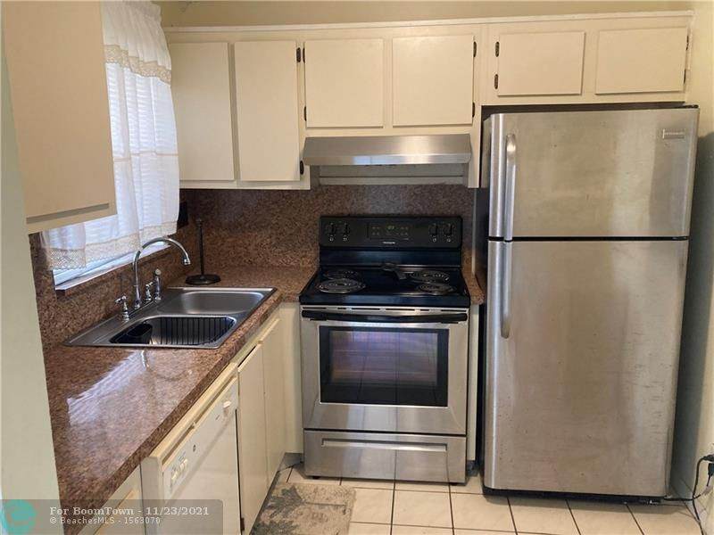 10466 Sunrise Lakes Blvd - Photo 1