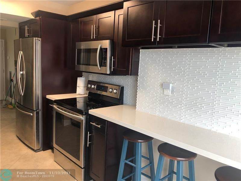 525 Ocean Blvd - Photo 1