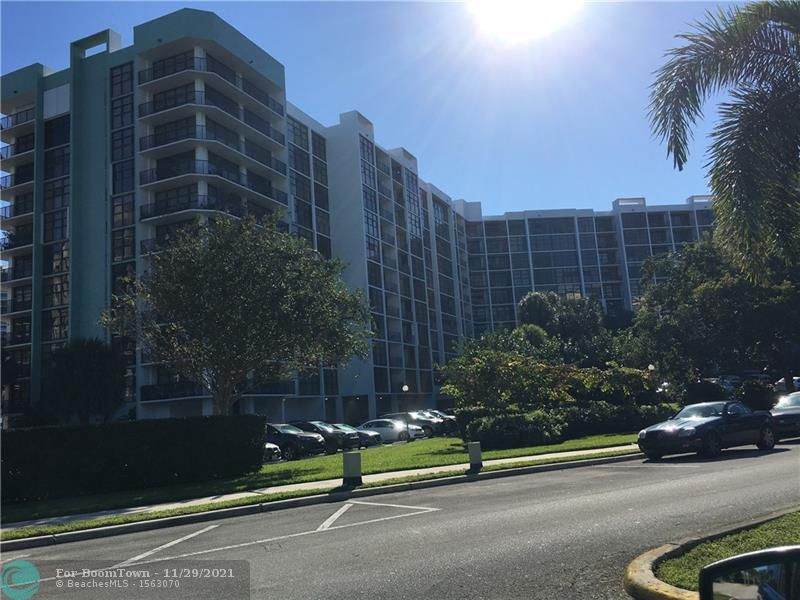 400 Leslie Dr - Photo 1