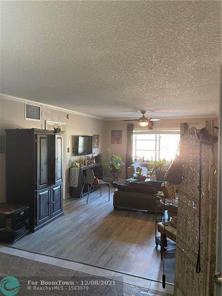 9 19th Ct - Photo 1
