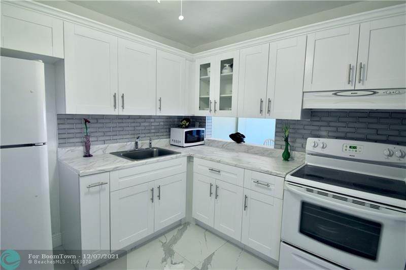 2562 Garden Dr - Photo 1