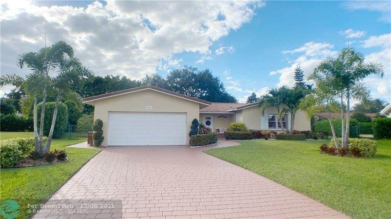 10651 39th Ct - Photo 1