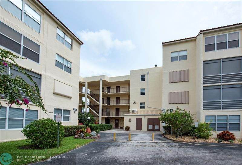 2871 Somerset Dr - Photo 1