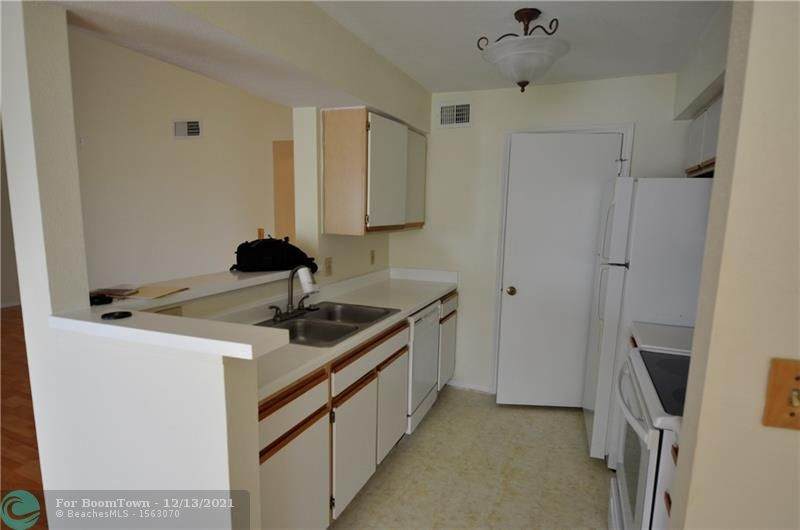 2351 33rd St - Photo 1