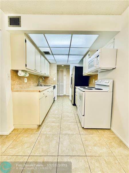 6193 Rock Island Rd - Photo 1