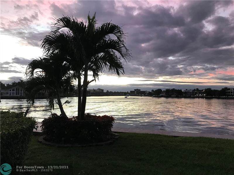 1201 Riverside Dr - Photo 1