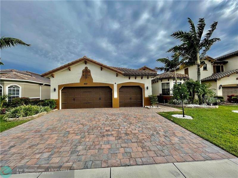 8910 Edgewater Pl - Photo 1