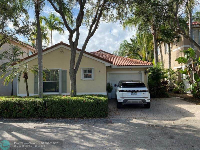 1390 Sweetbay Way - Photo 1