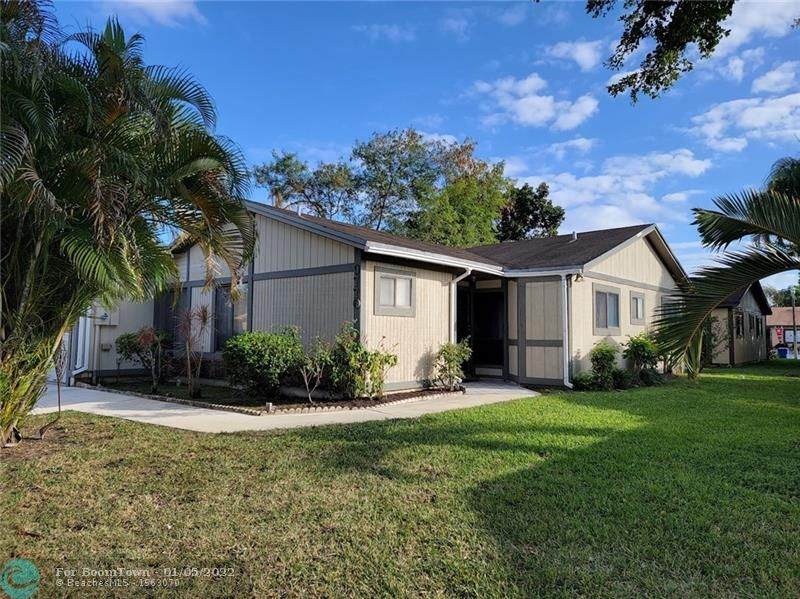 9770 Elm Ln - Photo 1