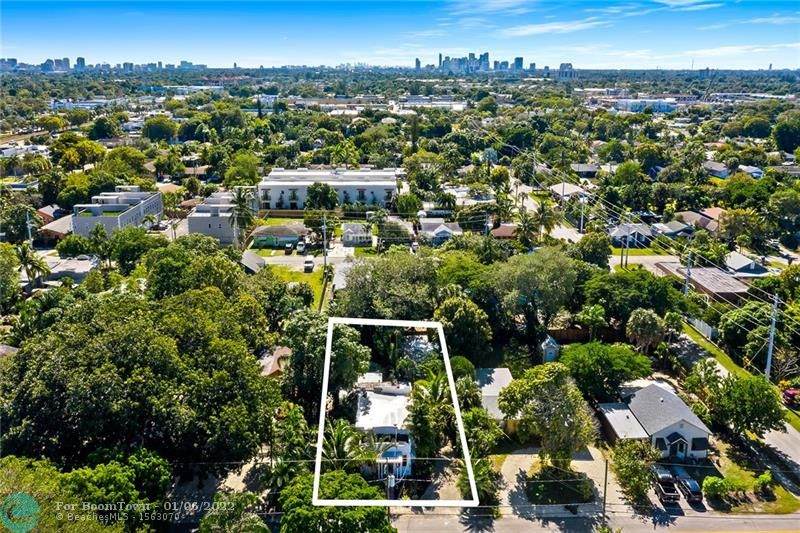 1028 36th St - Photo 1
