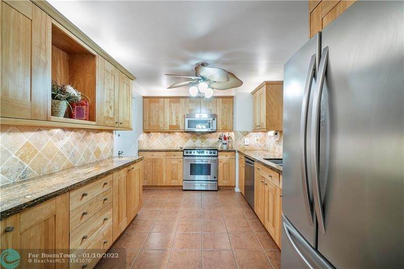 1149 Hillsboro Mile - Photo 1