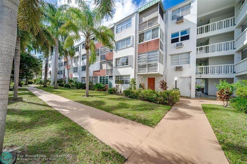 1333 Hallandale Beach Blvd - Photo 1