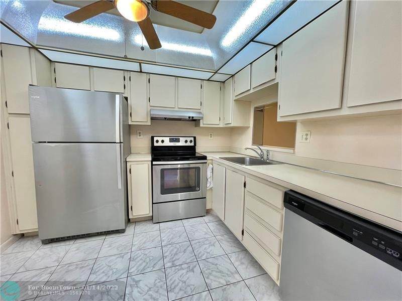 6401 University Dr - Photo 1