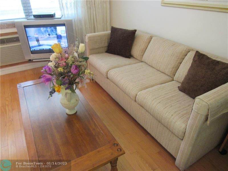 286 Farnham L - Photo 1